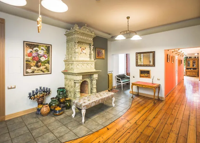 Classical Large Apartment On Alberta Street, Free Locked Parking