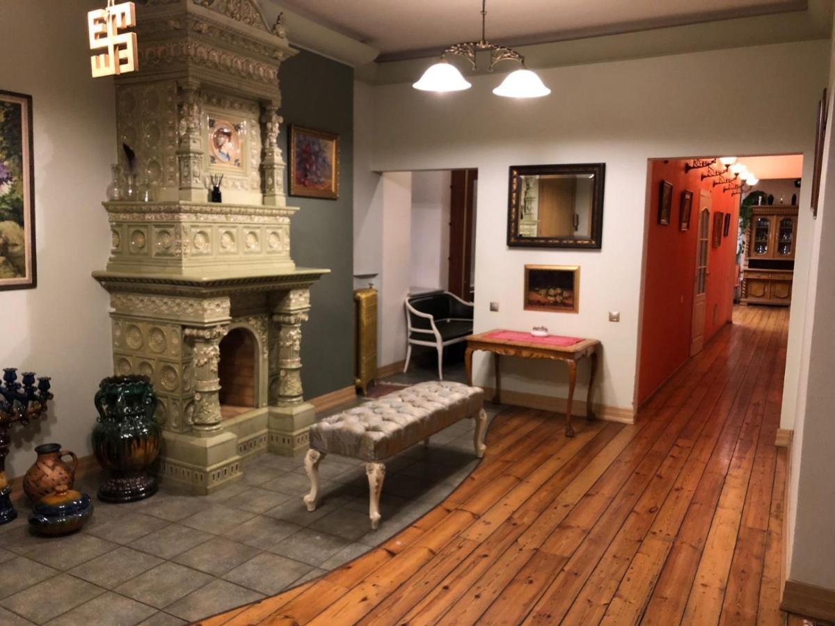 Classical Large On Alberta Street, Free Locked Parking Appartement